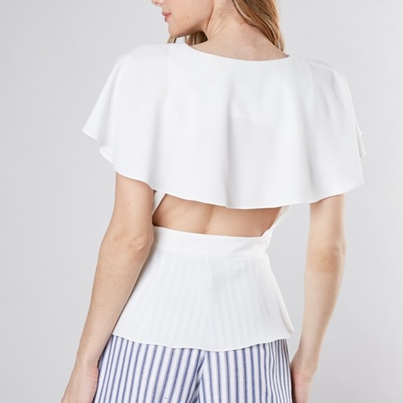 NWT Gorgeous white top with back detail - Picture 6 of 7
